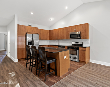 66 Warren Street - Photo Thumbnail 13