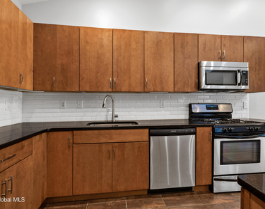 66 Warren Street - Photo Thumbnail 15