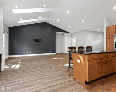66 Warren Street - Photo Thumbnail 16