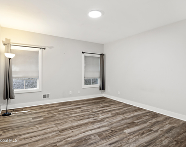 66 Warren Street - Photo Thumbnail 20