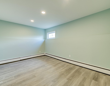 13 Bancker Avenue - Photo Thumbnail 16