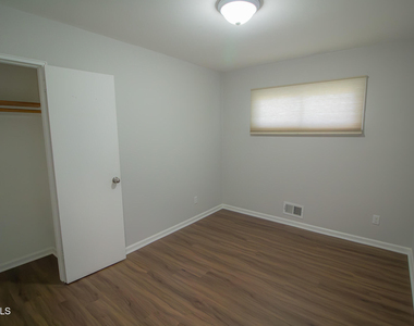 5 Huckleberry Lane - Photo Thumbnail 6