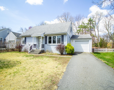 16 Swayze Drive - Photo Thumbnail 3