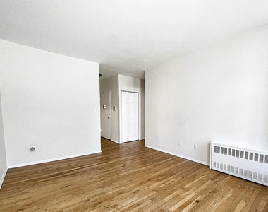 953 Amsterdam Avenue - Photo Thumbnail 2