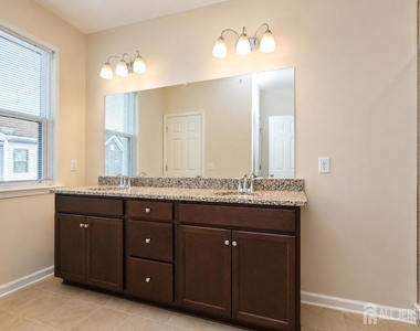 605 Parker Boulevard - Photo Thumbnail 25
