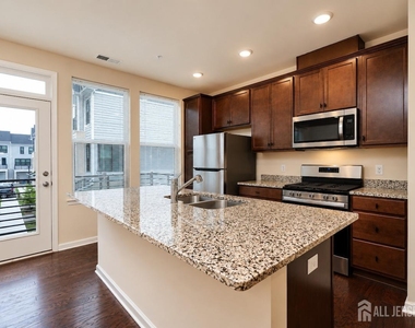 605 Parker Boulevard - Photo Thumbnail 9