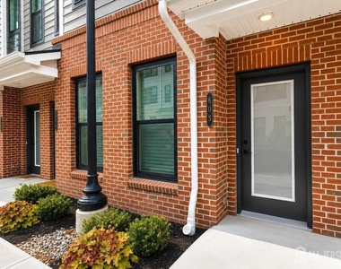 605 Parker Boulevard - Photo Thumbnail 2