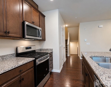 605 Parker Boulevard - Photo Thumbnail 12