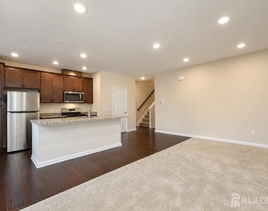 605 Parker Boulevard - Photo Thumbnail 7