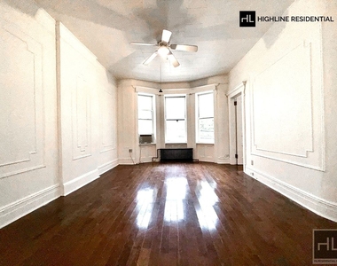 33-19 9th Street - Photo Thumbnail 2