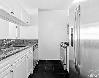60 W 23rd Street - Photo Thumbnail 2