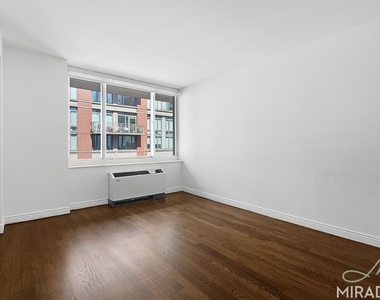60 W 23rd Street - Photo Thumbnail 5