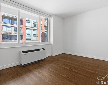 60 W 23rd Street - Photo Thumbnail 3