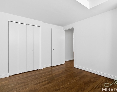 60 W 23rd Street - Photo Thumbnail 6