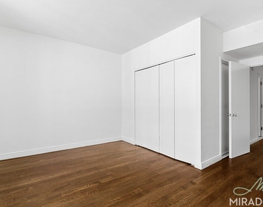 60 W 23rd Street - Photo Thumbnail 4