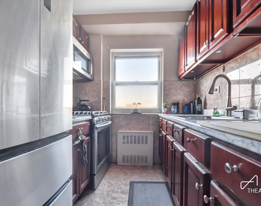 3240 Riverdale Avenue - Photo Thumbnail 4