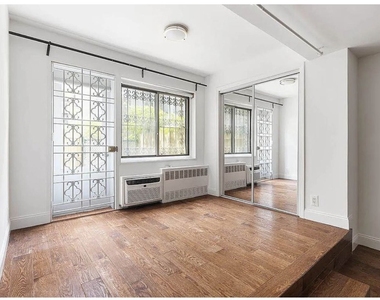 85 8th Avenue - Photo Thumbnail 1
