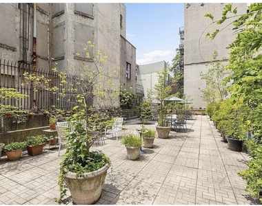 85 8th Avenue - Photo Thumbnail 5