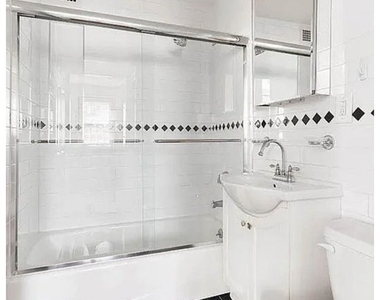 85 8th Avenue - Photo Thumbnail 3