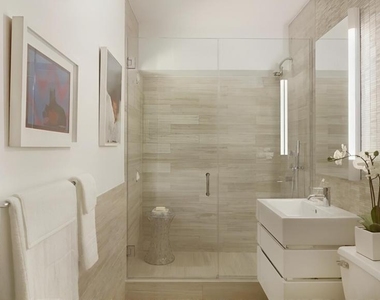 421 Hudson Street - Photo Thumbnail 4