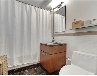 170 E 77th Street - Photo Thumbnail 7