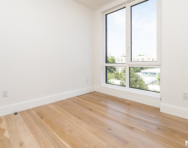 193 Graham Ave - Photo Thumbnail 18