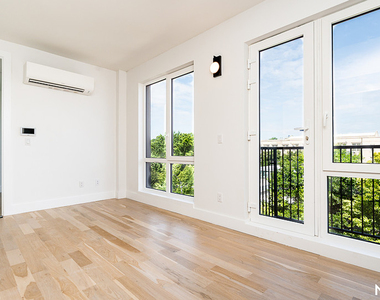 193 Graham Ave - Photo Thumbnail 13