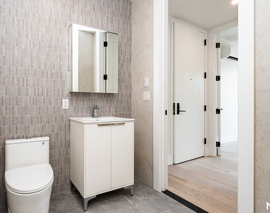 193 Graham Ave - Photo Thumbnail 1