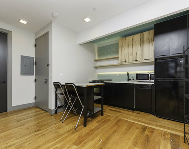 675 Grand St - Photo Thumbnail 5