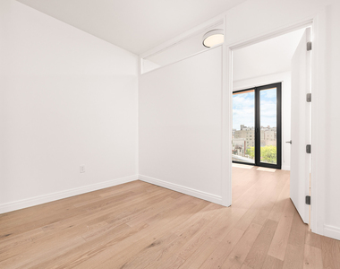 265 Lorimer St - Photo Thumbnail 6