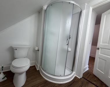 1221 Wells Place - Photo Thumbnail 4