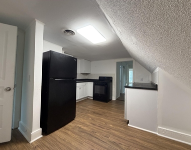 1221 Wells Place - Photo Thumbnail 1