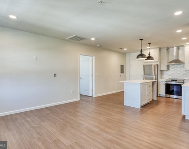 210 E Boscawen Street - Photo Thumbnail 4