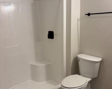 519 Amherst Street - Photo Thumbnail 5