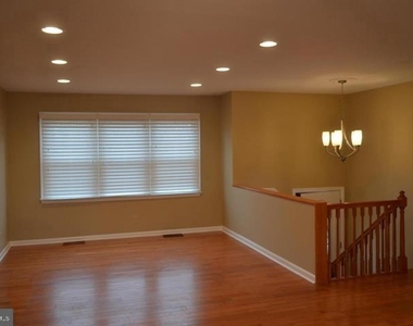 306 Huckstep Avenue - Photo Thumbnail 7