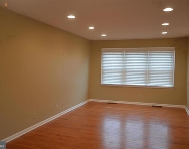 306 Huckstep Avenue - Photo Thumbnail 8