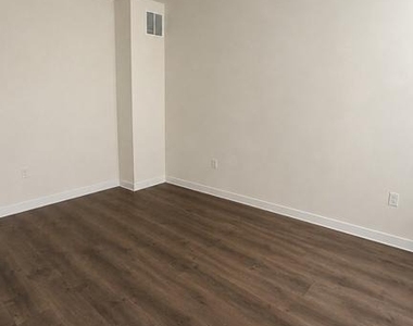 402 Honeyberry Lane - Photo Thumbnail 5