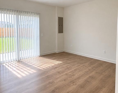 402 Honeyberry Lane - Photo Thumbnail 3