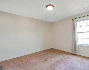 10502 Guilderland Court - Photo Thumbnail 12