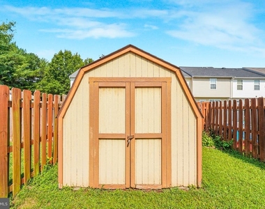 10502 Guilderland Court - Photo Thumbnail 20