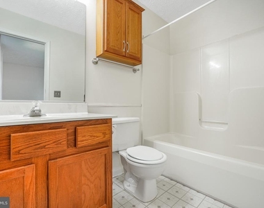 10502 Guilderland Court - Photo Thumbnail 14
