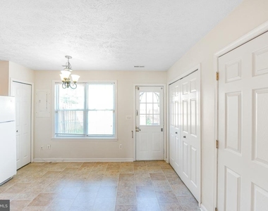 10502 Guilderland Court - Photo Thumbnail 6