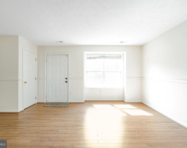10502 Guilderland Court - Photo Thumbnail 5
