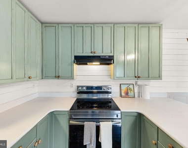 143 N Water Street - Photo Thumbnail 12