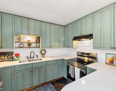143 N Water Street - Photo Thumbnail 13