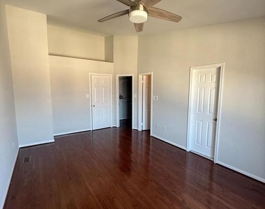 2740 Winston Court - Photo Thumbnail 10