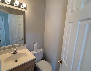 2740 Winston Court - Photo Thumbnail 3