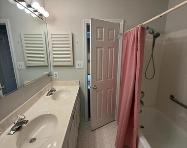 2740 Winston Court - Photo Thumbnail 18