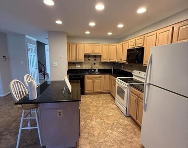 2740 Winston Court - Photo Thumbnail 7