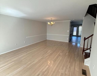 2740 Winston Court - Photo Thumbnail 2